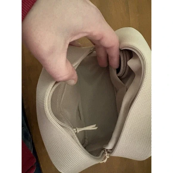 Beats x Kim Kardashian Beige Headphone Case + Charging Cable Fabric Zipper - Picture 4 of 5